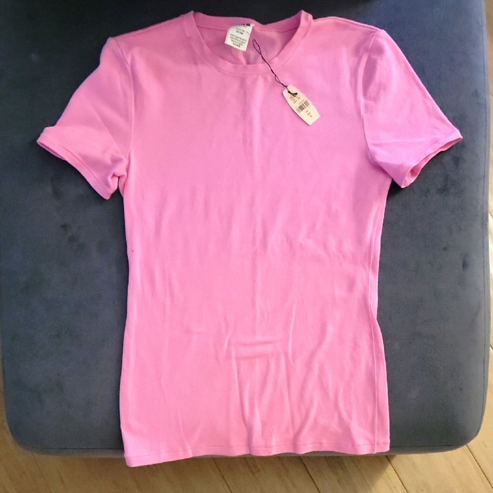 PINK Victoria's Secret Bright Pink Short Sleeve Fitted Tee. Size Small. BNWT.